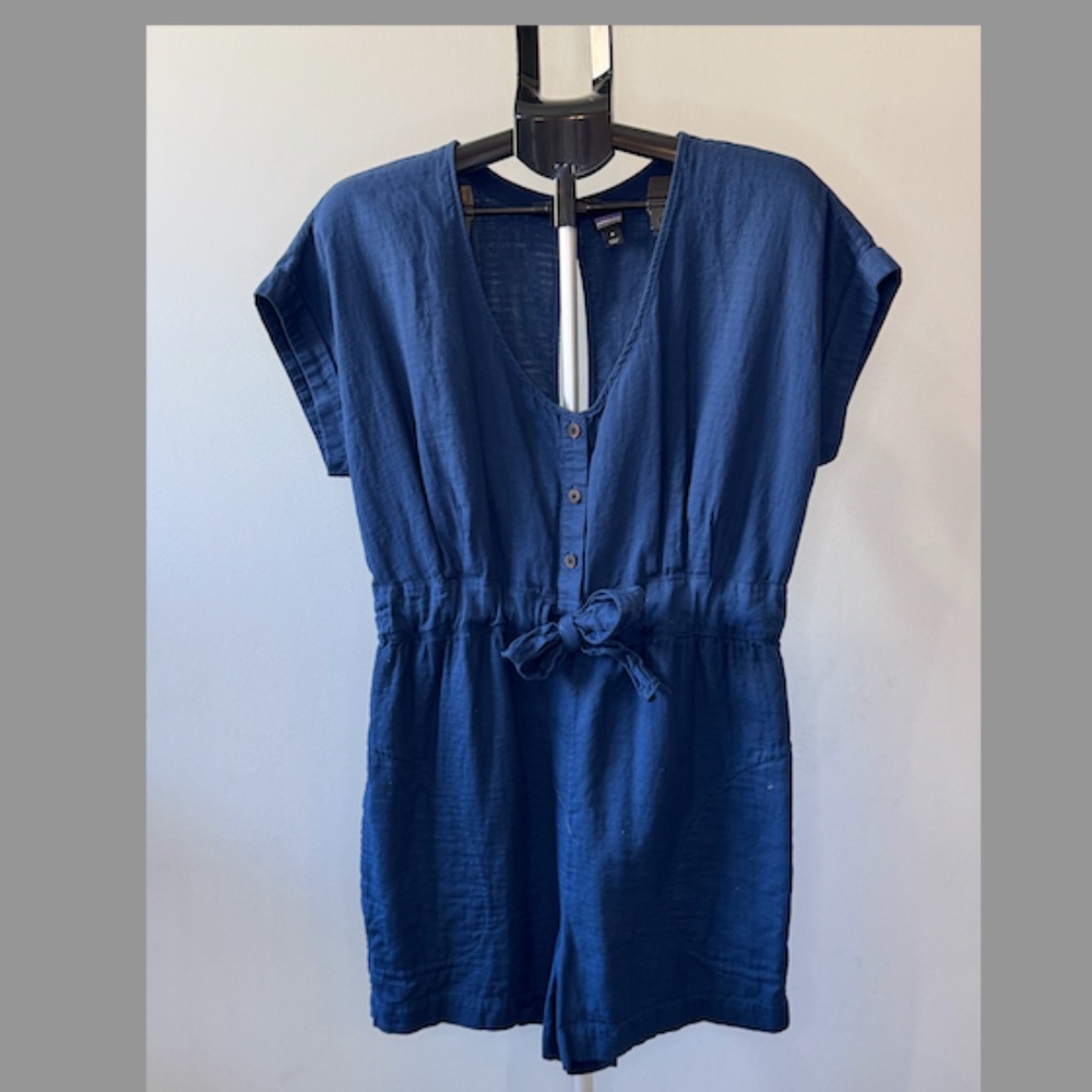 Patagonia Lightweight Short-Sleeve Romper in Navy – Size M